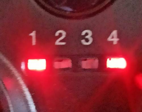 Что делать если на Гейпаде мигают 1 и 4 ?